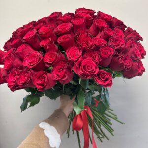 101 красная роза с лентой