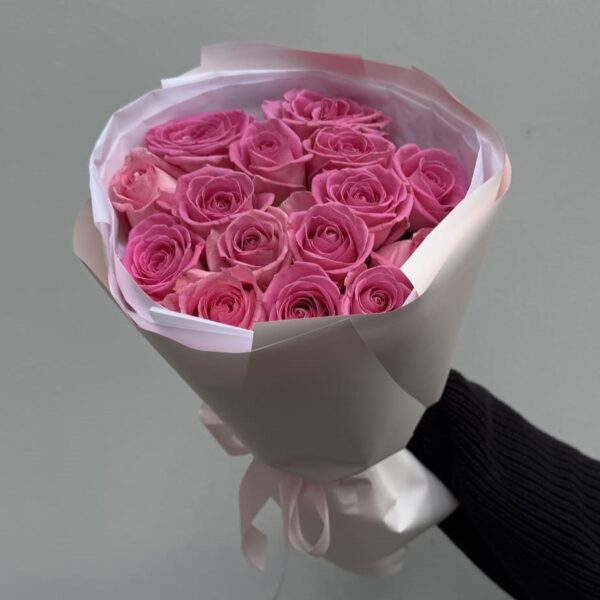 Букет из 15 розовых роз
