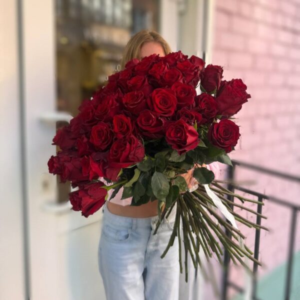 Букет из 25 красных роз
