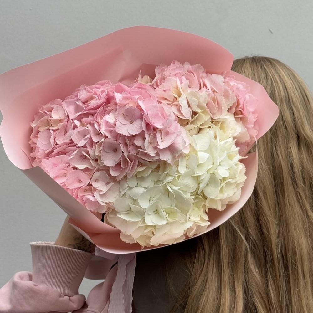 Букет из 3 гортензий Букет из 3 гортензий