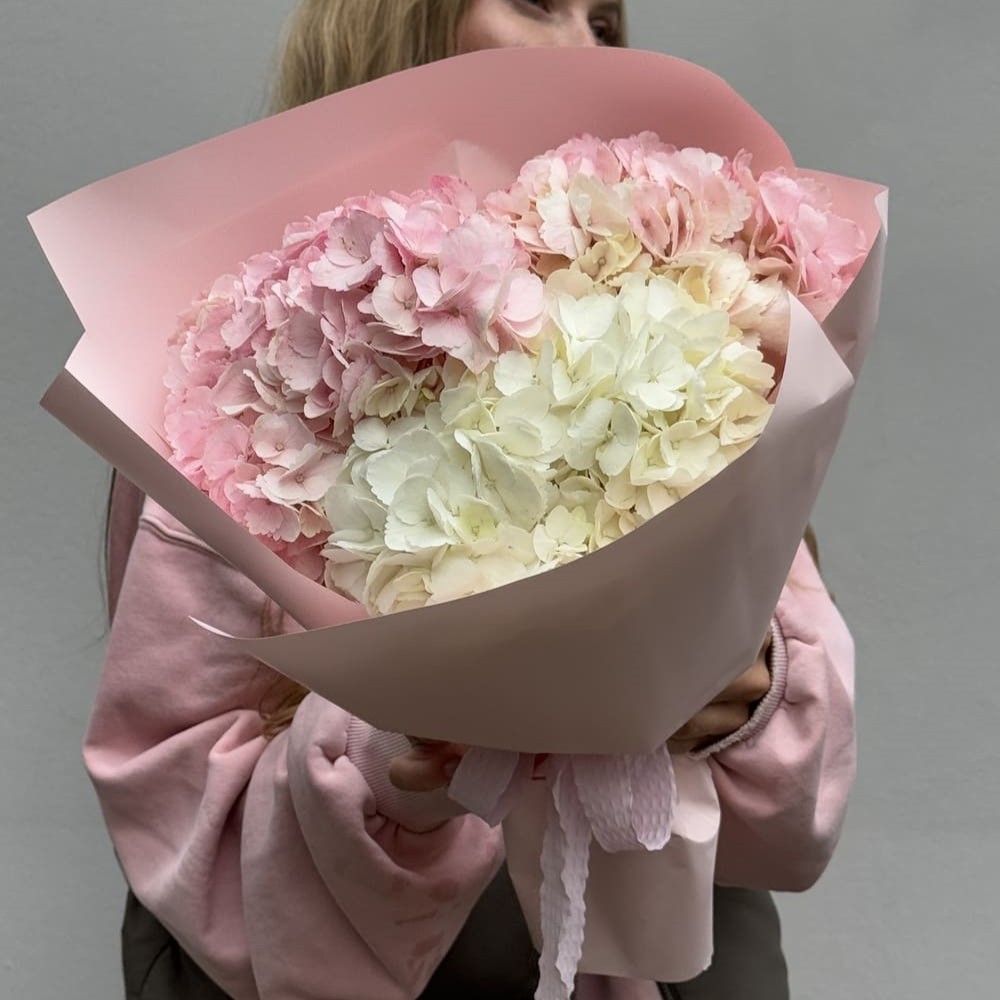 Букет из 3 гортензий Букет из 3 гортензий