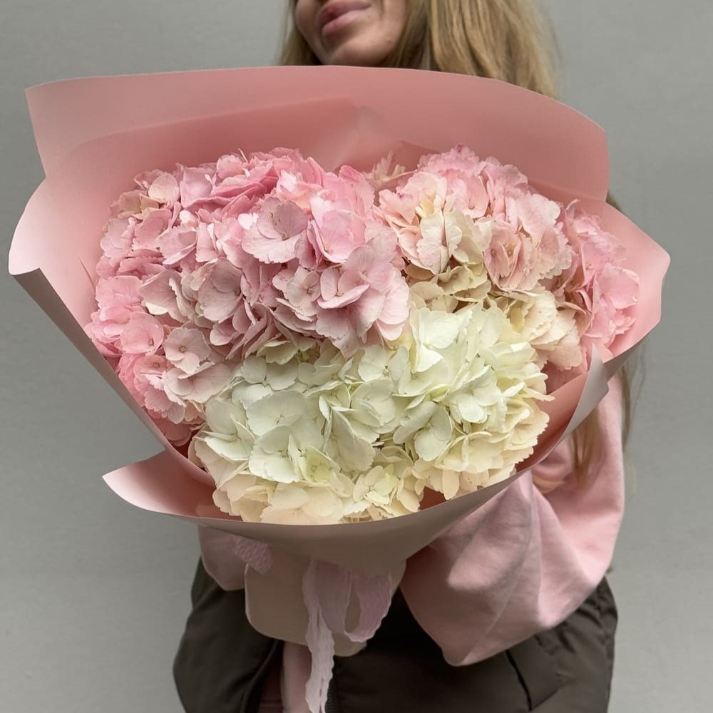 Букет из 3 гортензий Букет из 3 гортензий