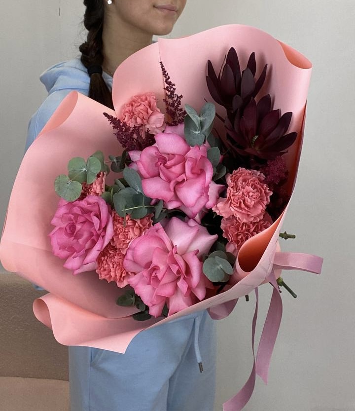 buket-iz-diantusov-i-francuzskih-roz Букет из диантусов и французских роз