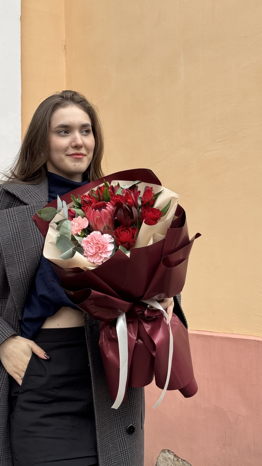 Букет из протеи, альстромерий и диантусов Букет из протеи, альстромерий и диантусов