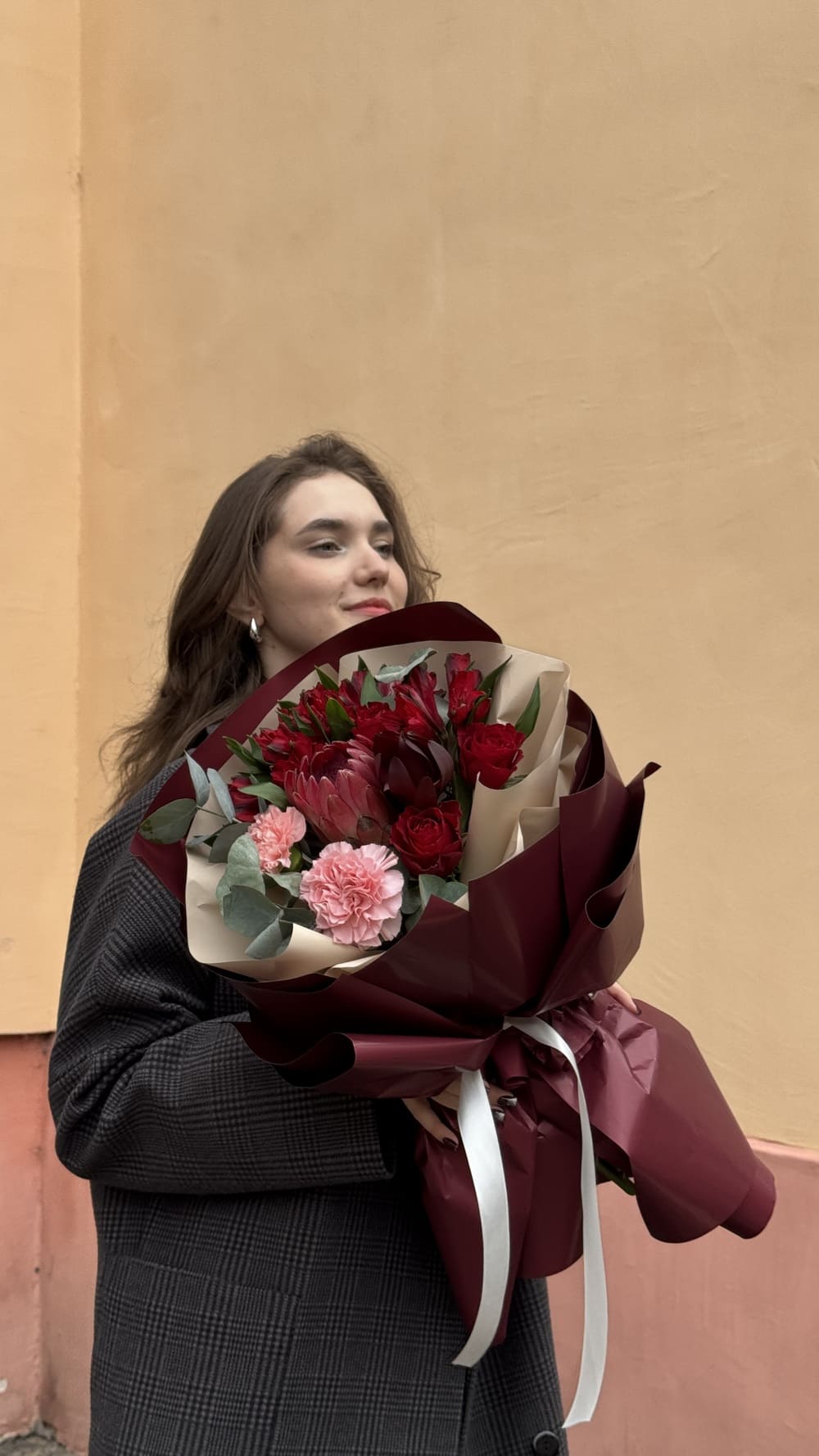 Букет из протеи, альстромерий и диантусов Букет из протеи, альстромерий и диантусов