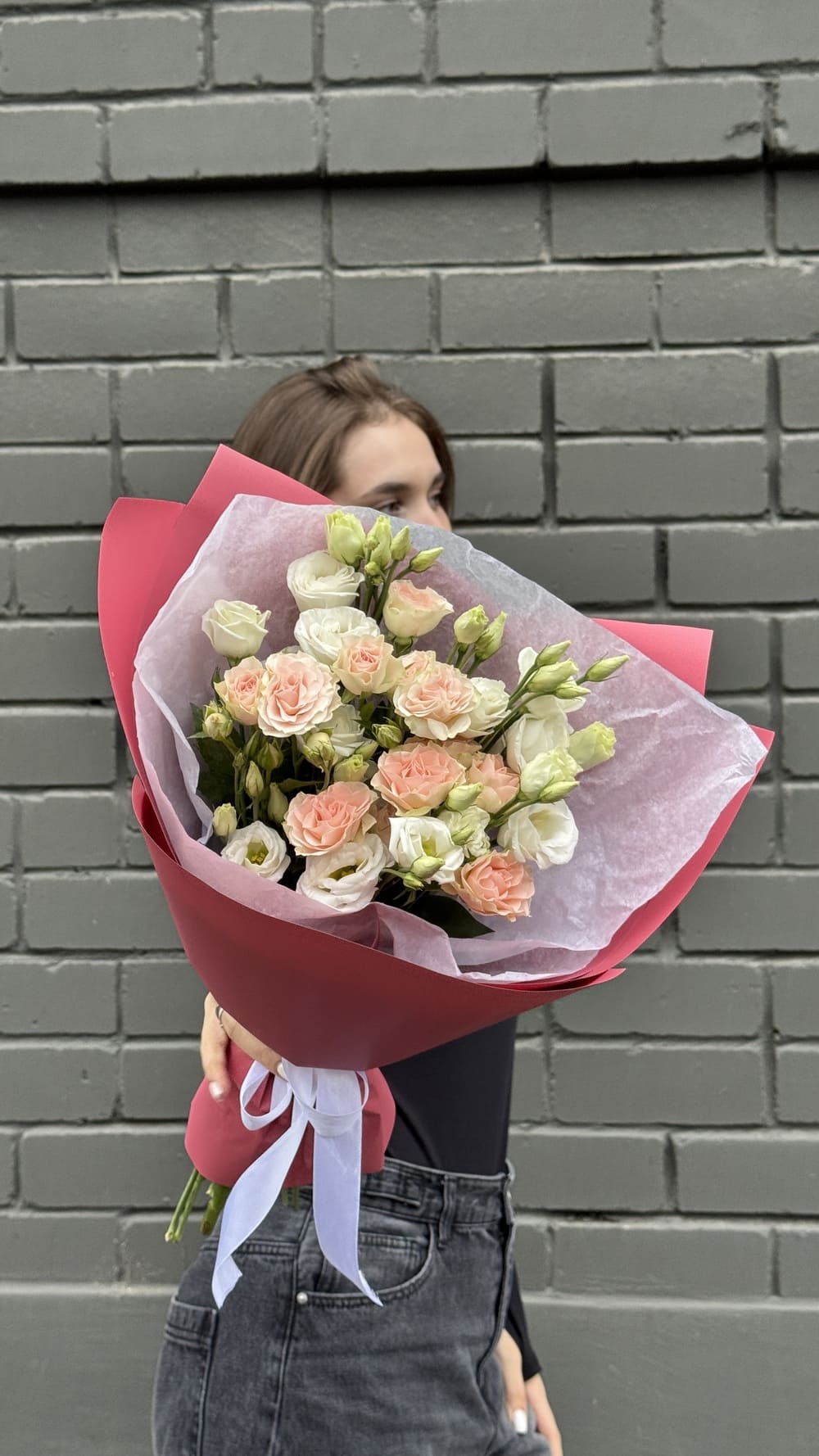 Букет из роз и эустом Букет из роз и эустом