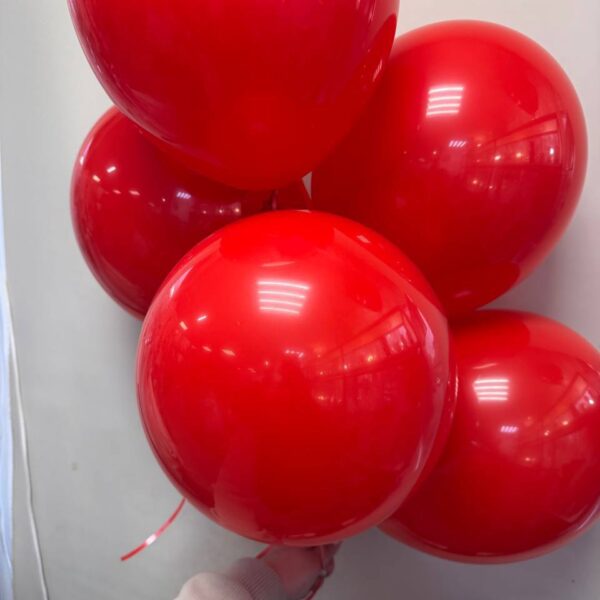 5 красных гелиевых шаров