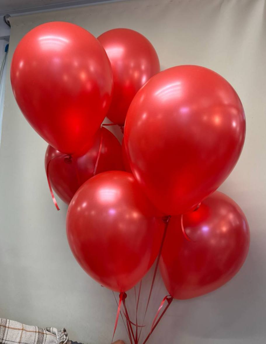 7 красных гелиевых шаров 7 красных гелиевых шаров