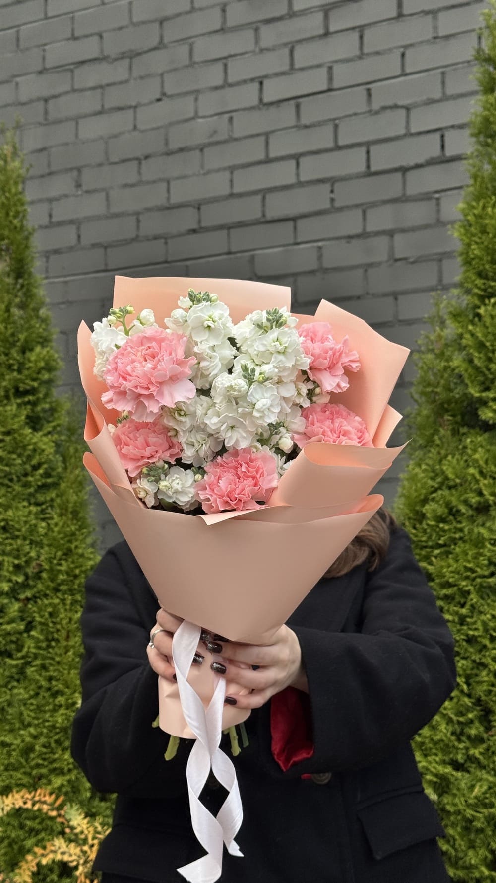 Букет из диантусов и маттиол Букет из диантусов и маттиол